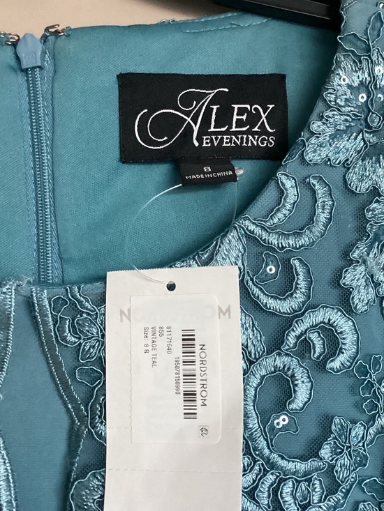 Alex Evenings Embroidered Three-Quarter Sleeve Shift Dress, size 8 - Picture 5 of 14